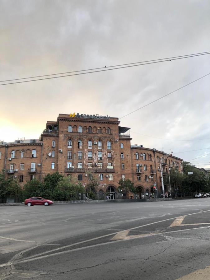 в самом центре еревана